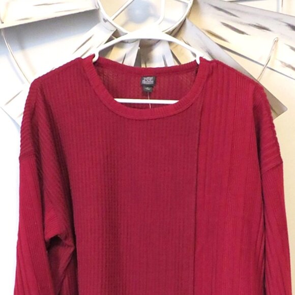 NWT Wild Fable Over-Sized‎ Burgundy Cropped Sweater XS - Picture 2 of 6